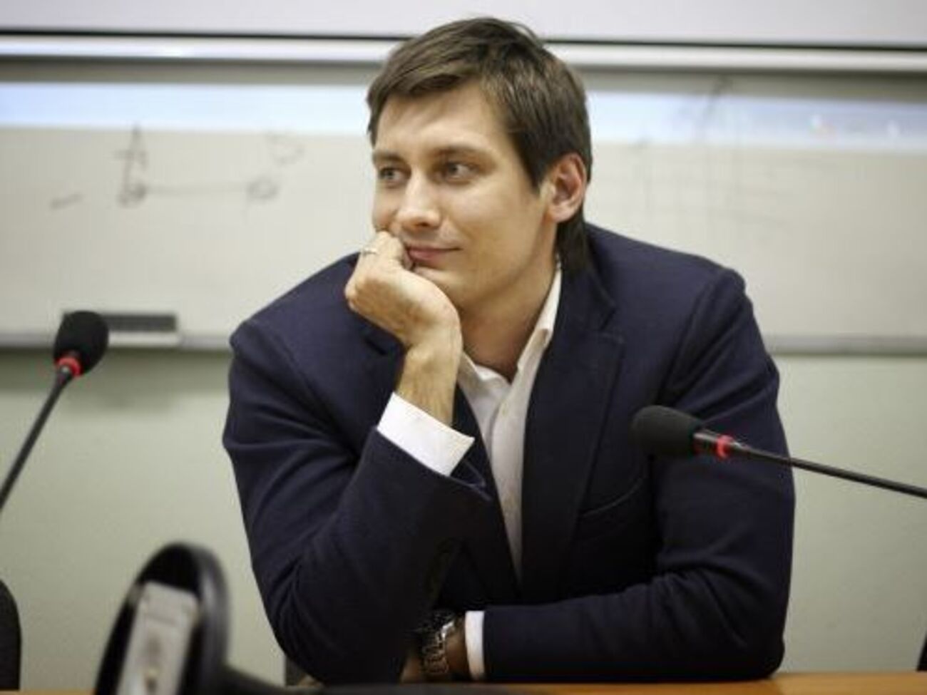 Всем поклонникам Сталина можно перебираться в "ЛНР": там уже сейчас доклеивают декорации СССР 30-х годов