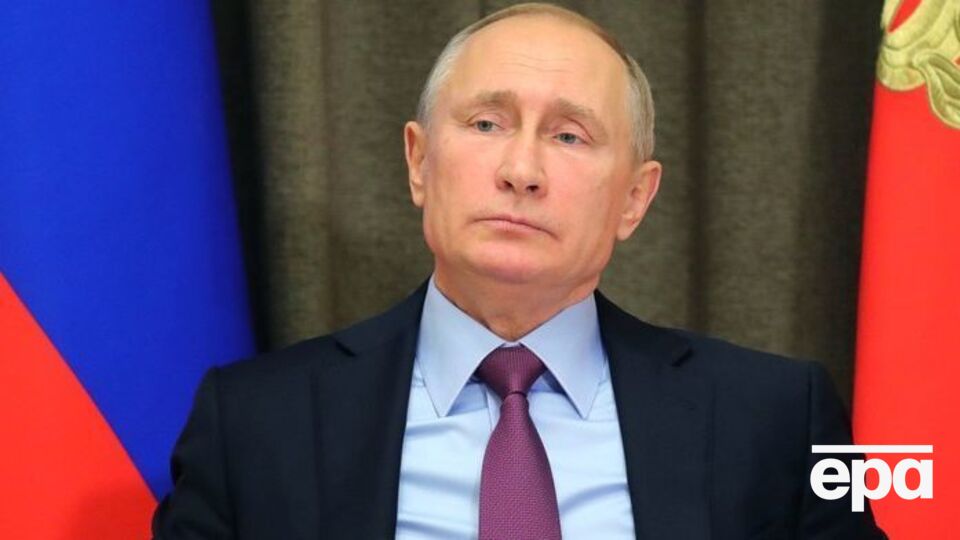 Путін заявив, що економіка РФ має бути готовою швидко збільшувати обсяги оборонної продукції "в потрібний час"