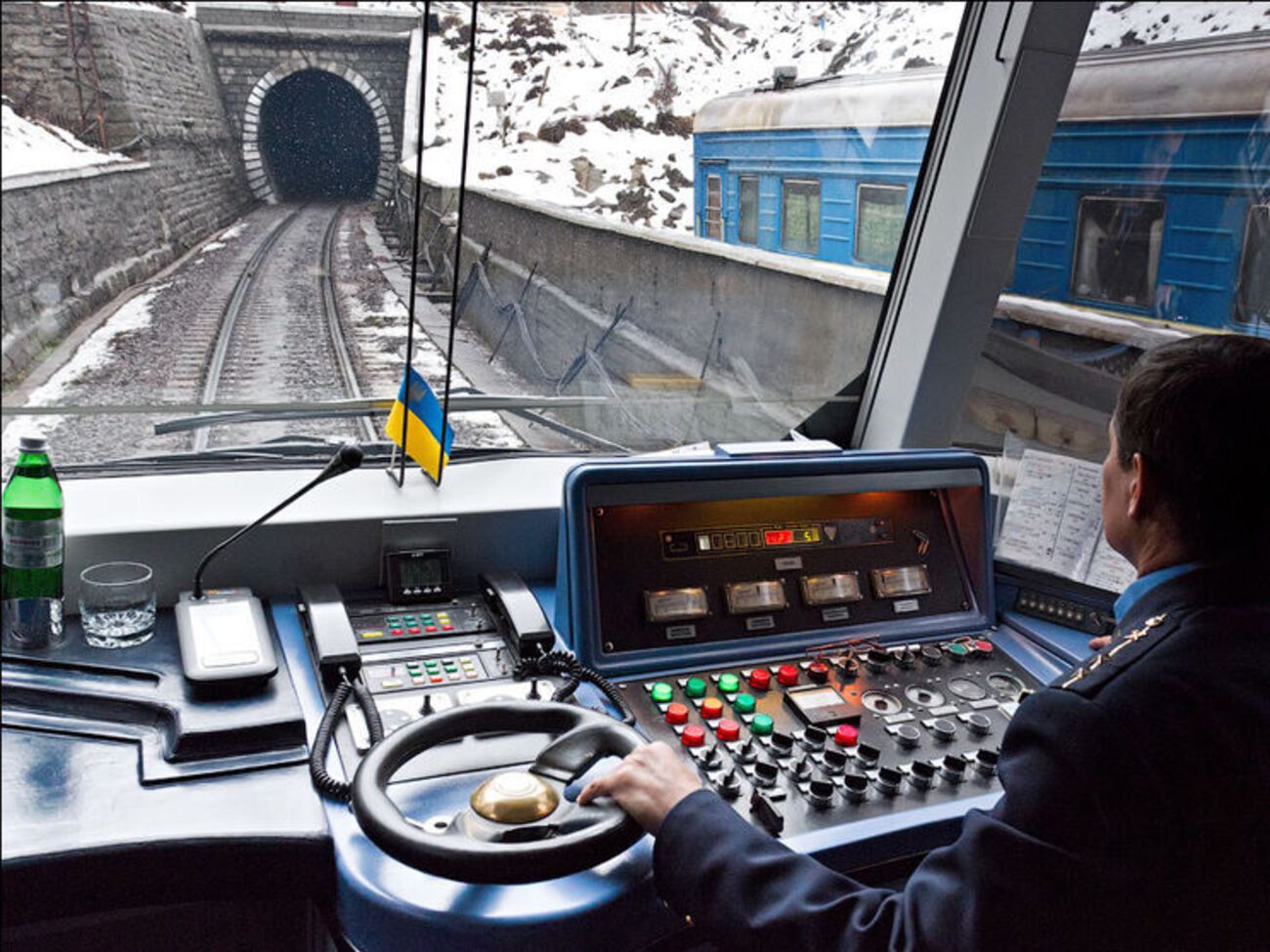 The Atlantic Council:&nbsp;<span>Украина имеет одну из самых длинных железнодорожных систем в Евразии, но чтобы этим воспользоваться, необходимо&nbsp;<span>избавиться от некачественного обслуживания, высоких транзитных налогов и повсеместной коррупции<