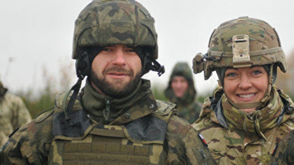 Во время боевых и учебно-боевых заданий военным позволяется ношение бороды и усов