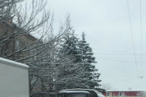 21 ноября группа неизвестных в военной форме без знаков различия захватила центр Луганска