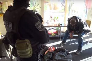 Затримували кримських татар російські спецпризначенці