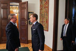 Щерський (ліворуч) стверджує, що не домовлявся з Єлісєєвим відновити пам'ятники УПА