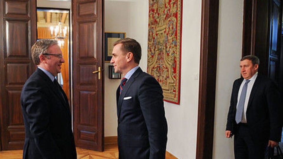 Щерский (слева) утверждает, что не договаривался с Елисеевым восстановить памятники УПА