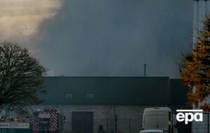 Огонь уничтожил фабрику
