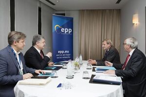 Порошенко зустрівся з Юнкером