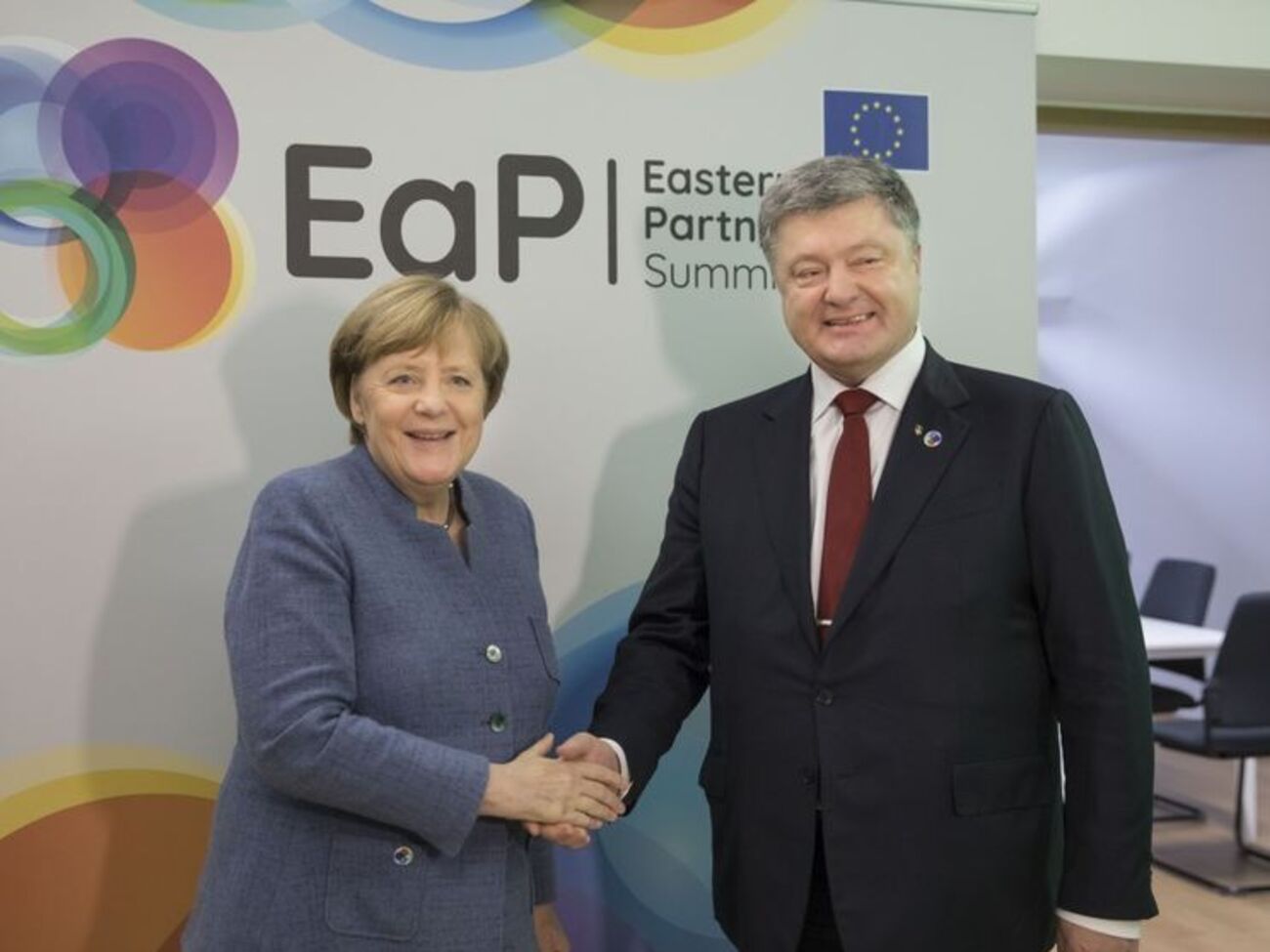 Порошенко и Меркель обсудили ориентировочный график контактов в рамках нормандского формата
