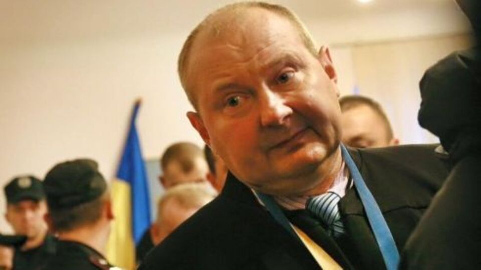 Первое слушание по иску Чауса было "отложено по техническим причинам"