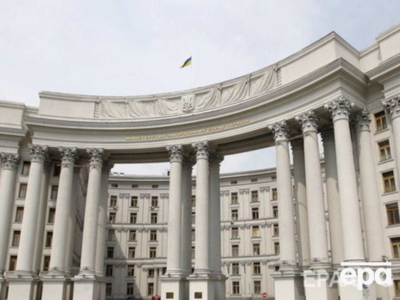 МЗС України перевіряє інформацію про "польський Львів" на карті в аеропорту