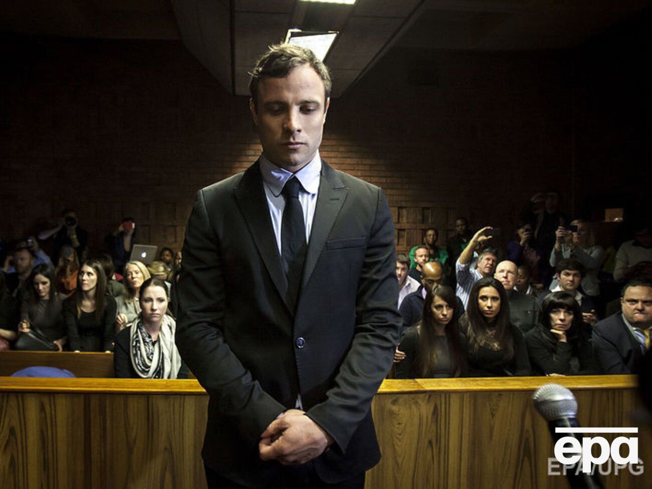 Писториус был осужден за убийство подруги в 2013 году