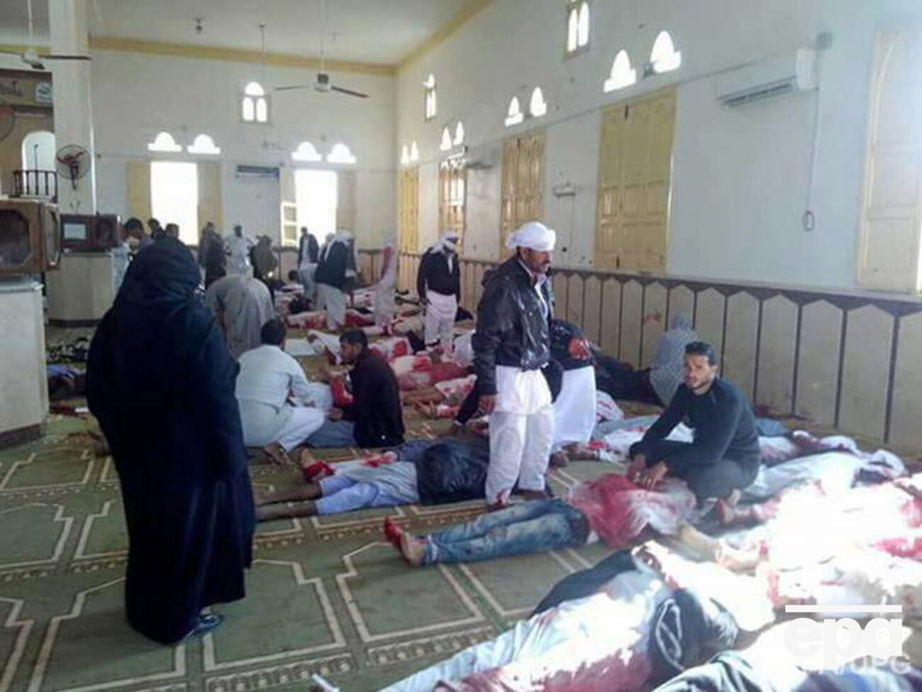 Количество погибших в результате теракта в Египте превысило 300 человек