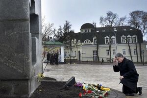 Порошенко: Не признавать Голодомор так же аморально, как и отрицать Холокост