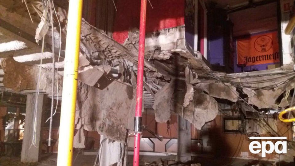 Відвідувачі клубу впали у підвал із висоти приблизно першого поверху