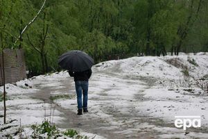 27 листопада в Україні очікують дощу і снігу