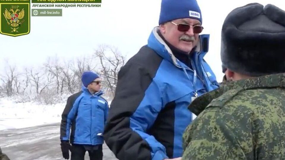 На поведение наблюдателя обратил внимание немецкий журналист