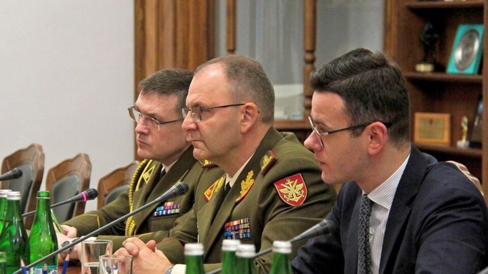 Вайкшнорас (на фото в центрі): Ми не стомилися, і давня дружба між країнами і оборонними відомствами буде лише укріплюватися
