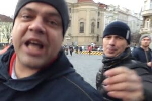 Мужчины кричали, что "Россия и здесь наведет порядок"