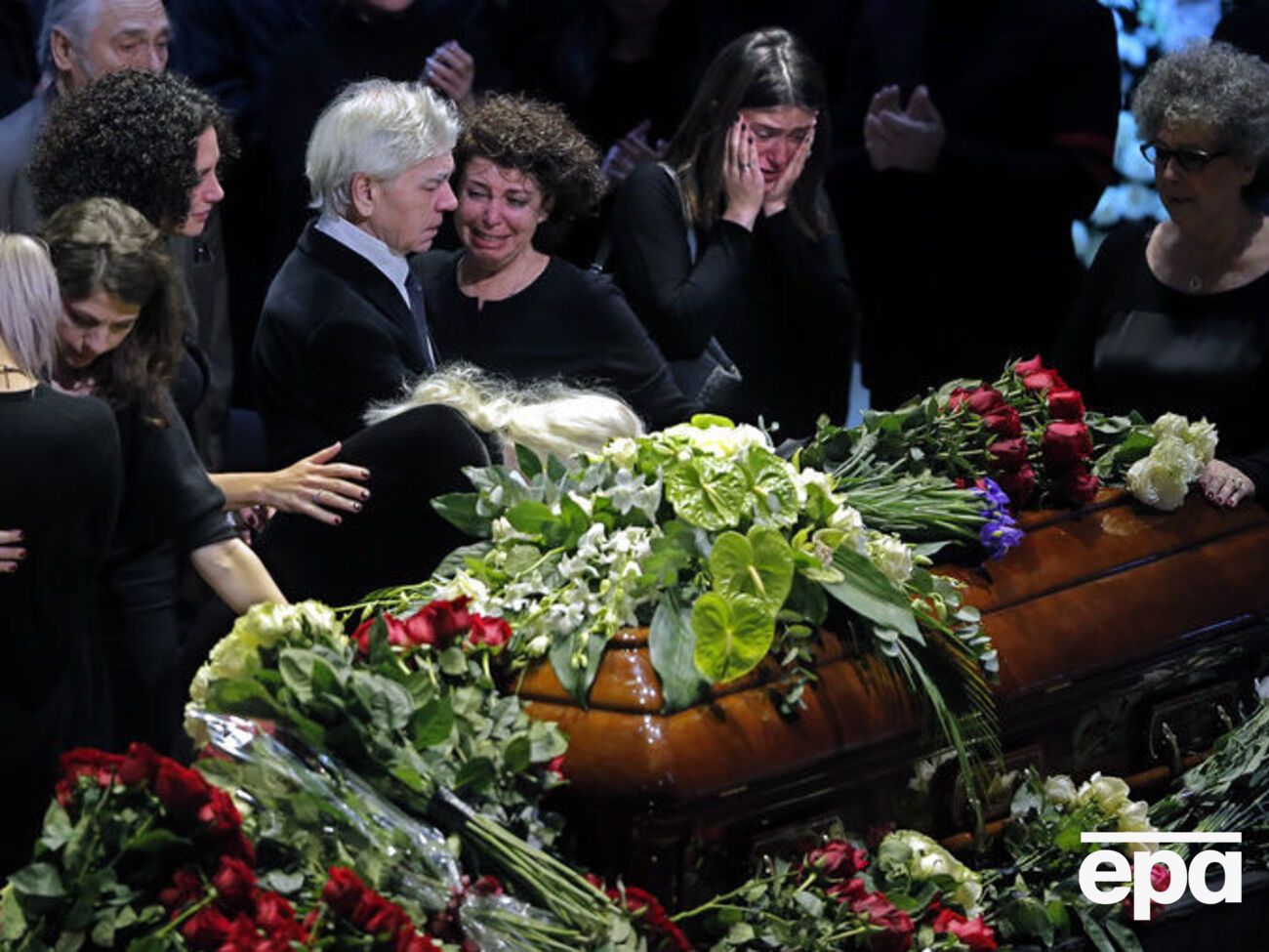 Родные и поклонники простились с Хворостовским