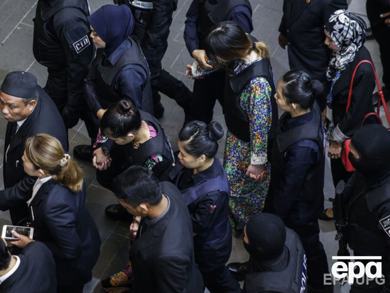 Двух женщин обвиняют в убийстве брата Ким Чен Ына