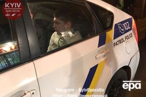 26 ноября 14-летнего сына Попова задержали по подозрению в попытке ограбления продуктового магазина в Киеве