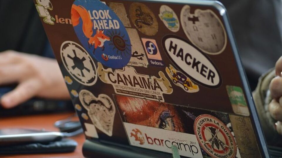 Трех китайцев обвиняют в кибершпионаже