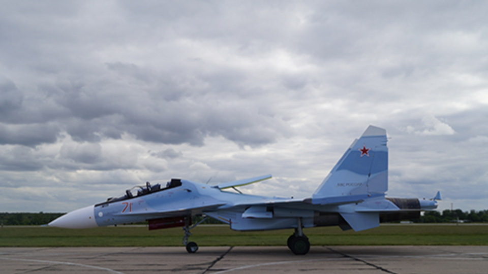 Су-30 перехватил американский разведсамолет