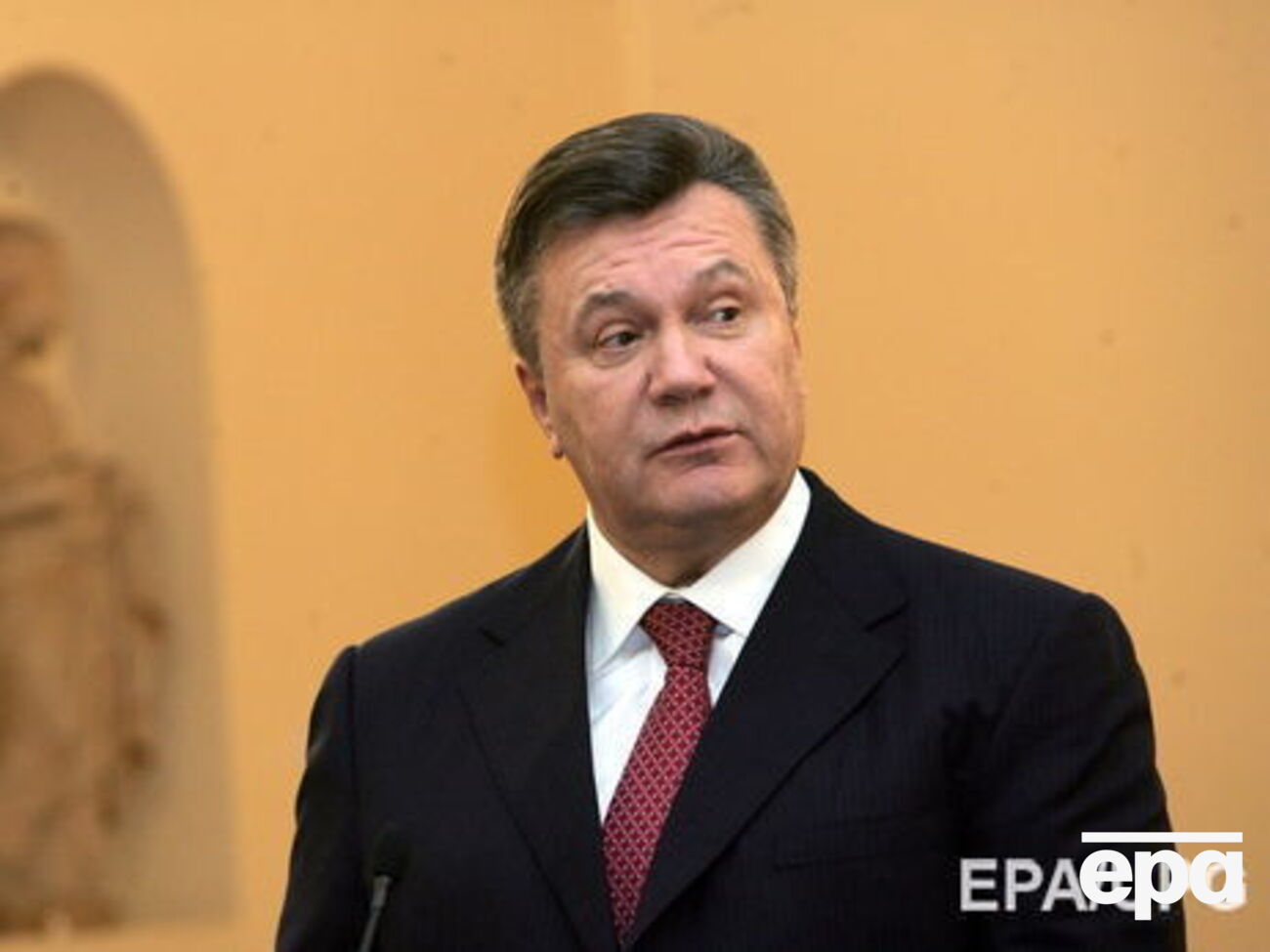 Янукович після втечі з України проживає в Росії