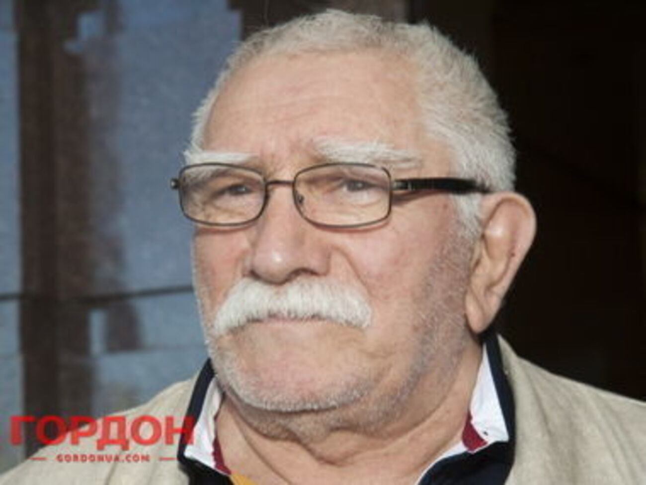За словами першої дружини Джигарханяна, молода дружина побажала йому довгої і болісної смерті