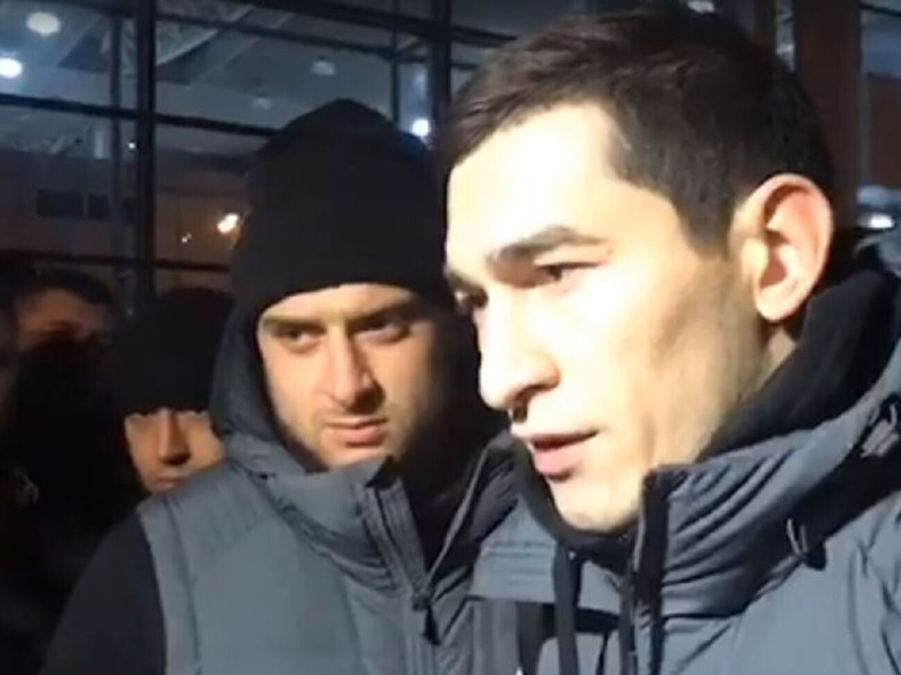 Степаненко (справа) пообещал надеть патриотическую футболку