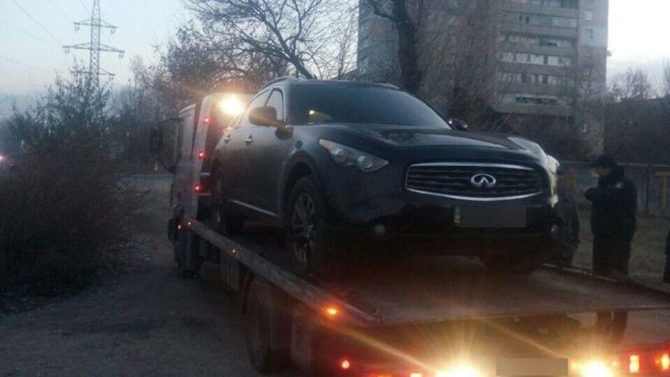Після другого порушення Infiniti евакуювали на штрафмайданчик