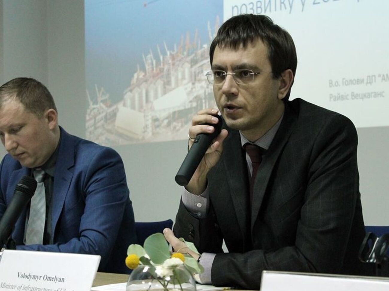 Омелян розповів про плани відкрити швидкісне залізничне сполучення між Києвом та Одесою