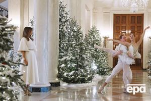 Первая леди наблюдает за балетом в Белом доме