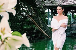 Седокова: Быть мамой. Самоотверженно отдавать себя маленькому созданию