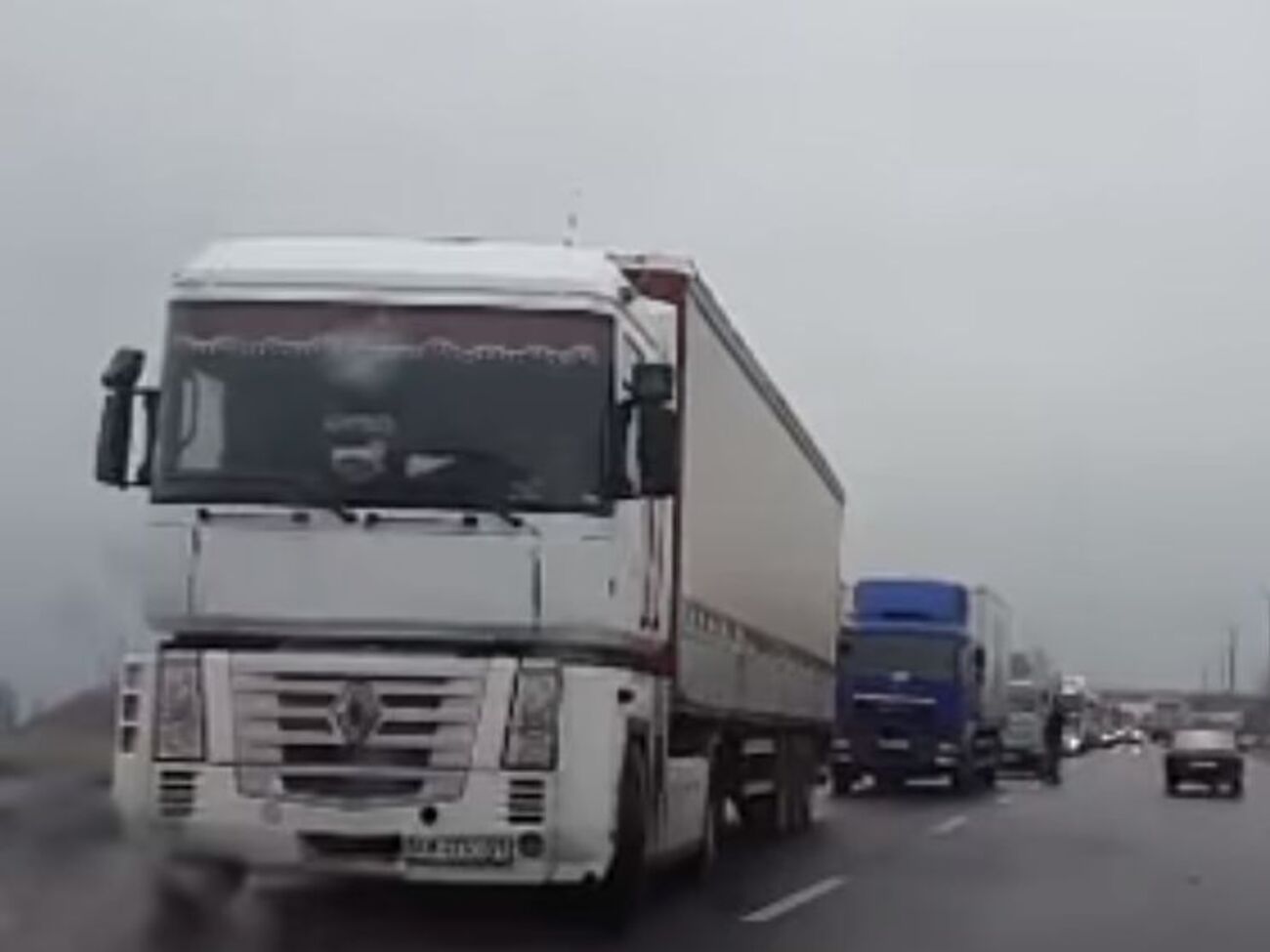 Затруднение начинается за поворотом на Никополь, сообщили в ГСЧС