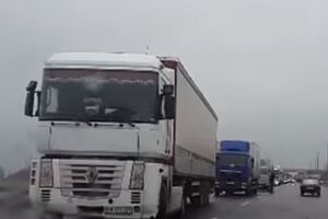 Затруднение начинается за поворотом на Никополь, сообщили в ГСЧС