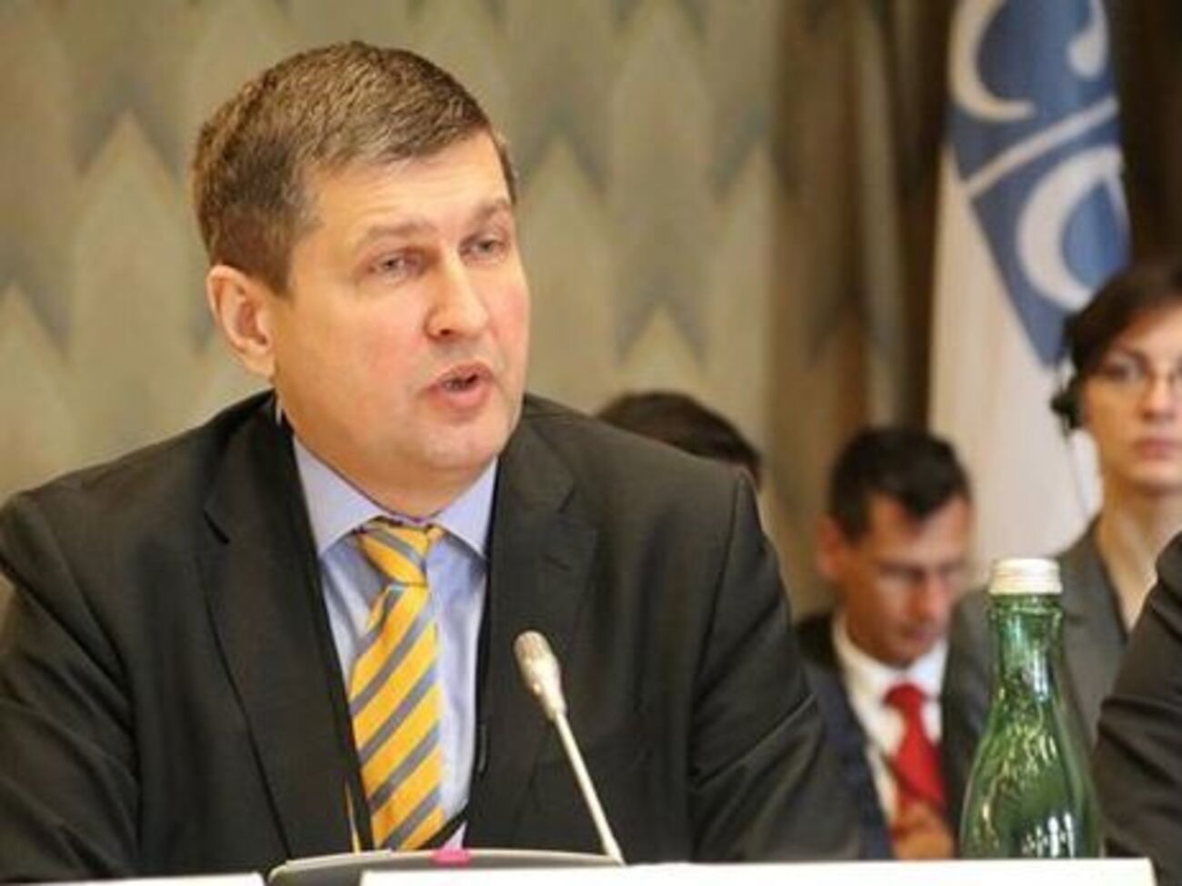 Попов подчеркнул, что его сын будет выполнять все предписания суда