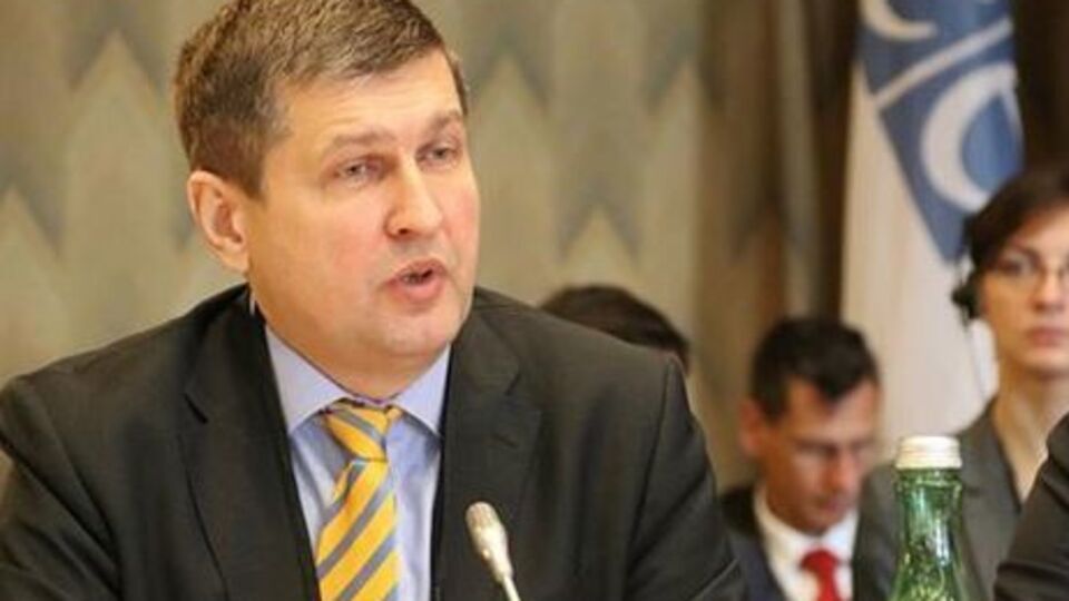 Попов подчеркнул, что его сын будет выполнять все предписания суда