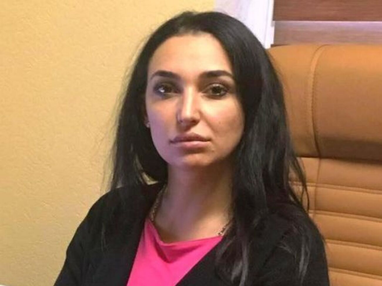Діна Пімахова повідомила в СБУ, що їй намагаються передати хабар