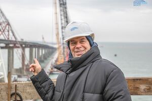 Газманов заспівав будівельникам Керченського мосту