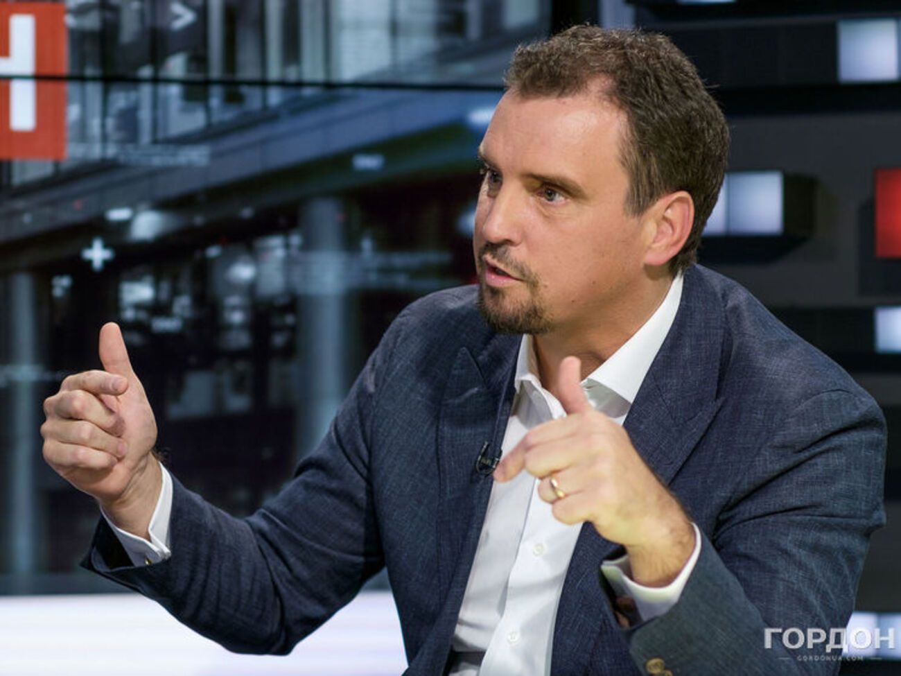 Айварас Абромавичус: Если ты усадил министра в старое энкавэдэшное здание Кабмина, какого результата ты ожидаешь?