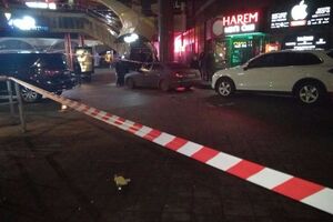 Бросившие взрывпакеты в столичный стриптиз-клуб скрылись