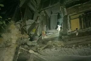 Із будинку рятувальники евакуювали 10 осіб