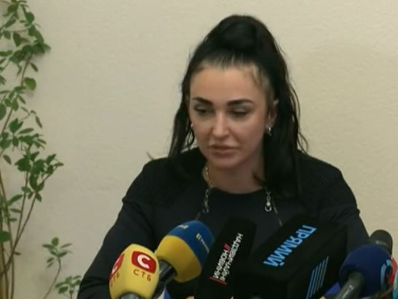 Пімахова заявила, що 29 листопада чоловік спробував дати їй хабар