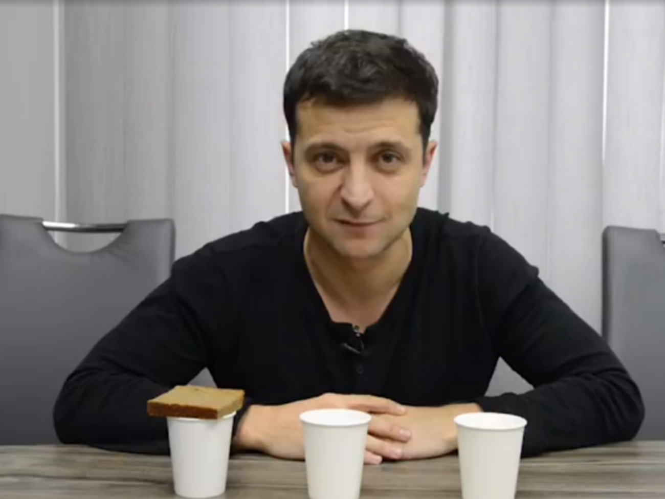 Зеленський на прикладі настільної гри показав, що сталося із серіалом "Свати"