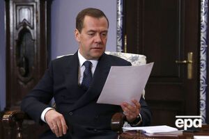 Медведєв заявив, що доходи росіян зростають