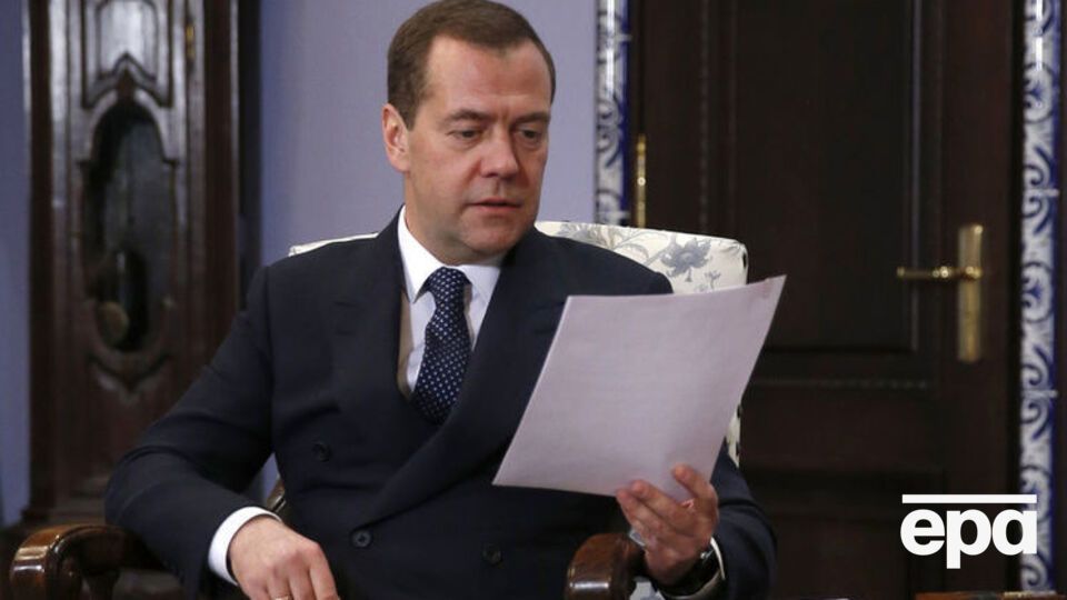 Медведєв заявив, що доходи росіян зростають