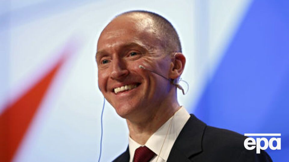 За словами Пейджа, він просто привітався з кількома людьми у Москві