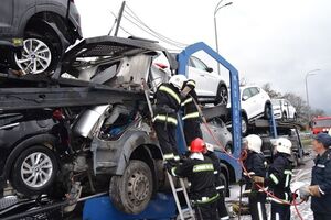 Спасатели достали тело погибшего водителя