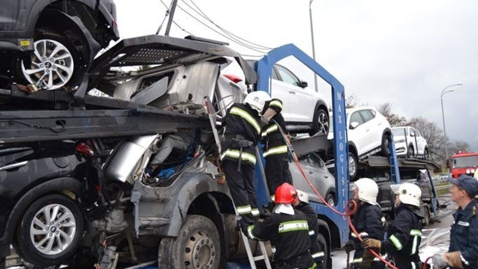 Рятувальники дістали тіло загиблого водія
