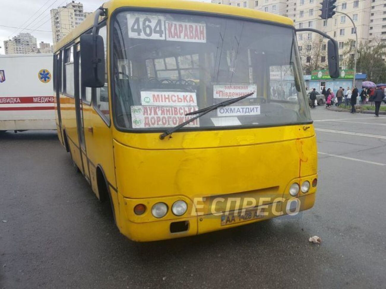 ДТП с участием маршрутки №464 произошло на остановке городского транспорта
